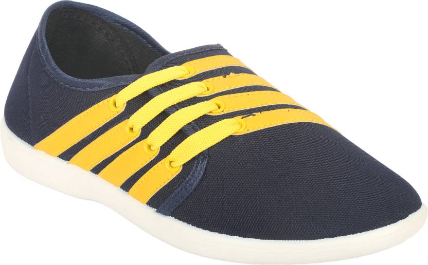 Bacca Bucci Casuals Only For Rs.89